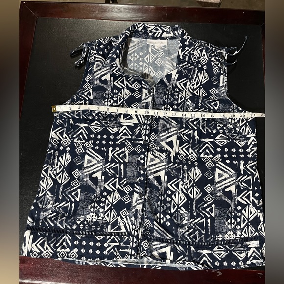 Breckenridge sleeveless blouse EUC - Picture 9 of 9